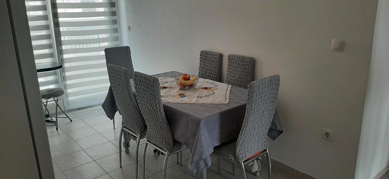 Apartment Biskupovic Dugi Rat Exterior foto